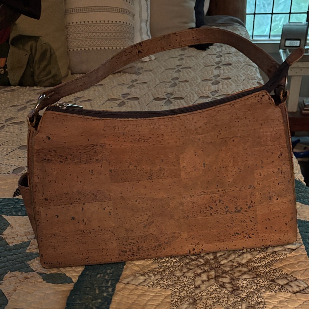 Cork-Effect Shoulder Bag in Natural Brown